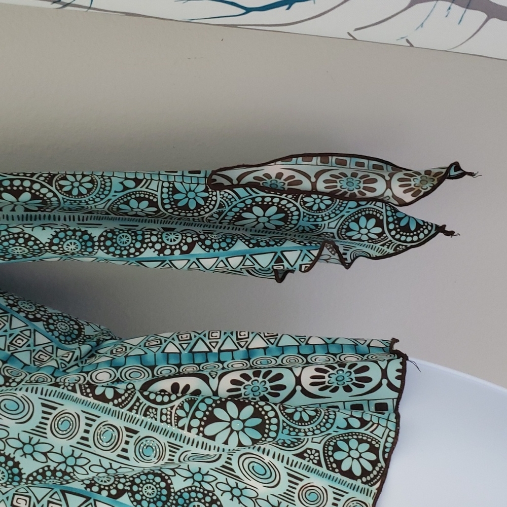Women's blouse - Picture 2 of 5